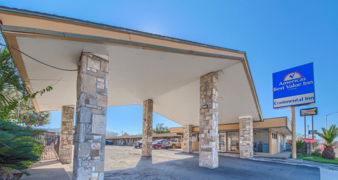 Americas Best Value Inn Uvalde Exterior foto